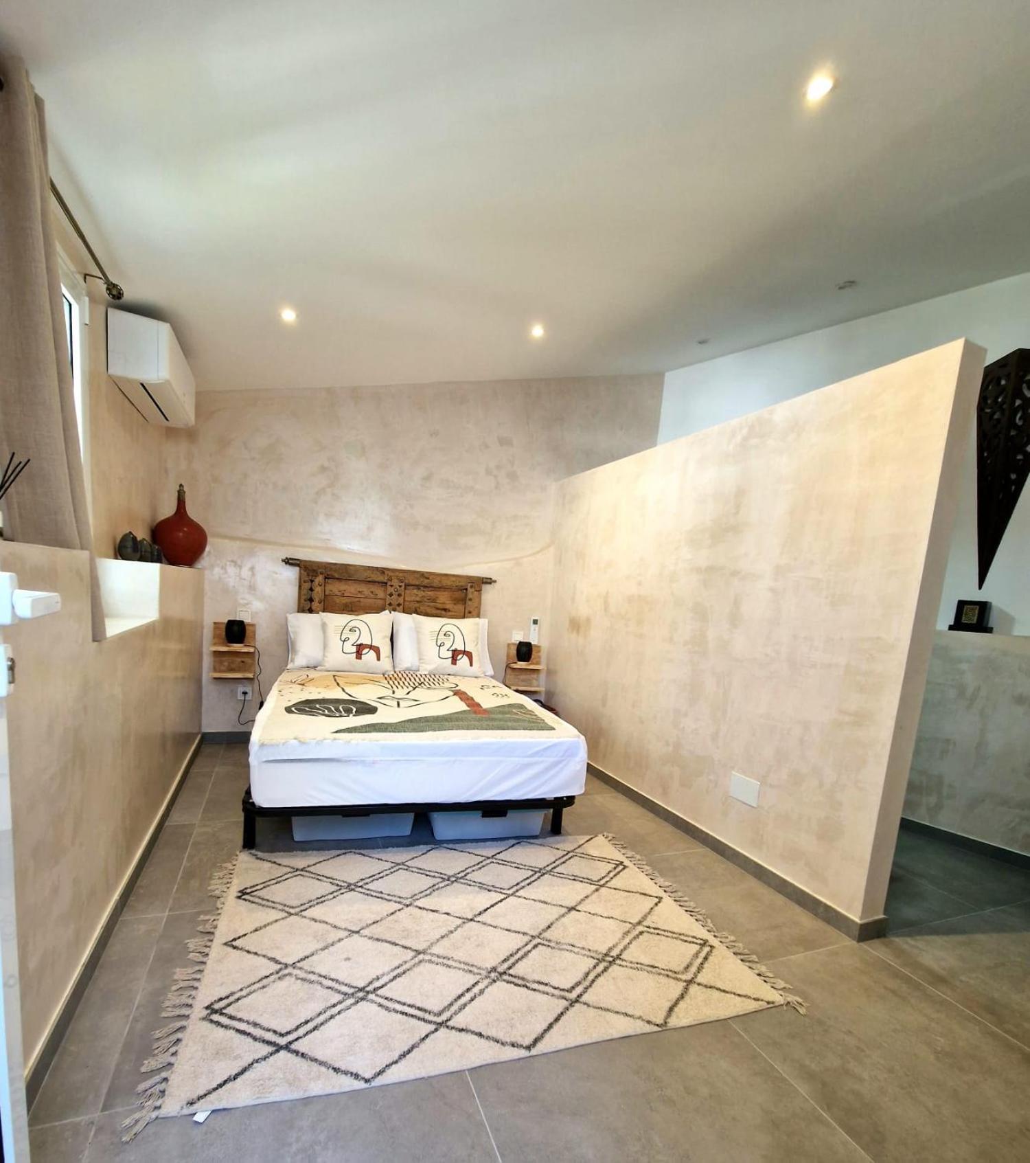 Villa Lomy 카사레스 외부 사진