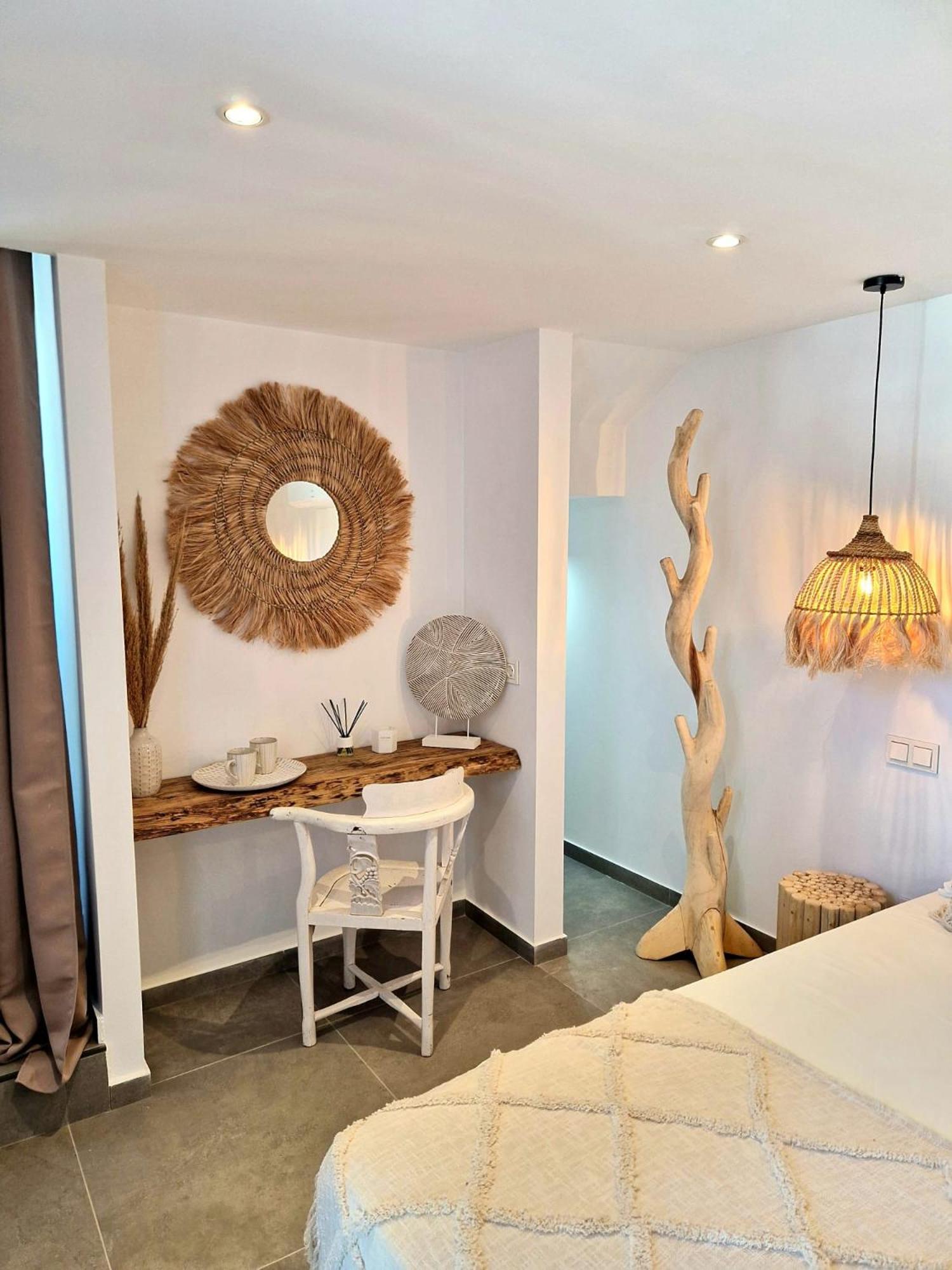 Villa Lomy 카사레스 외부 사진