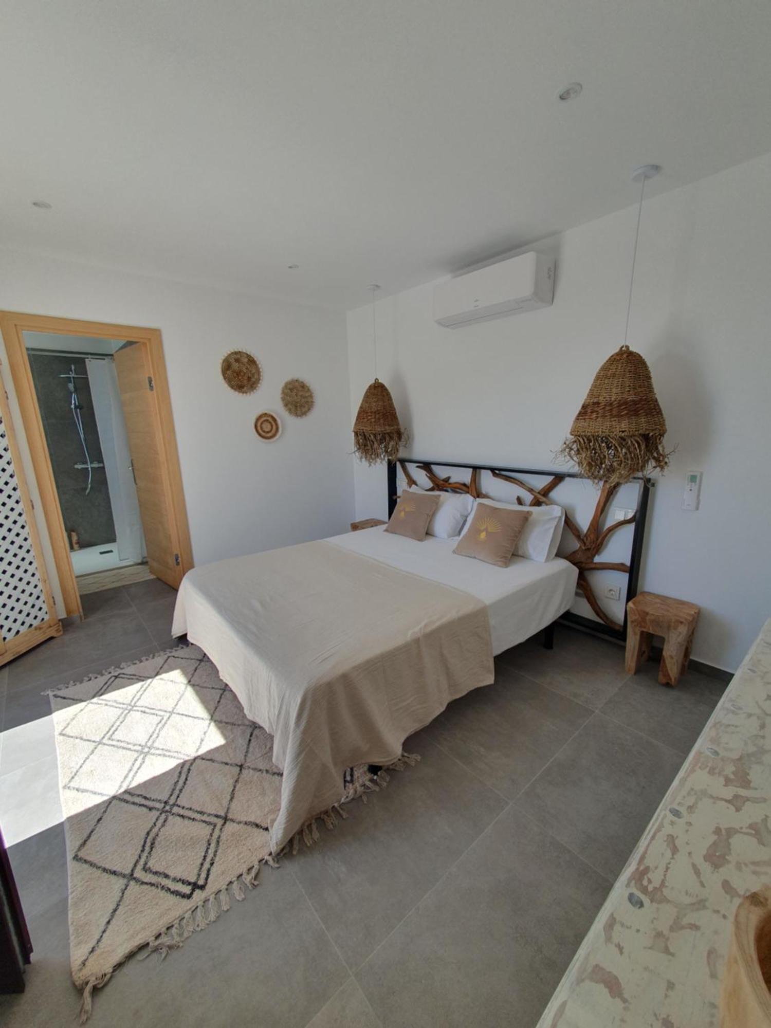 Villa Lomy 카사레스 외부 사진